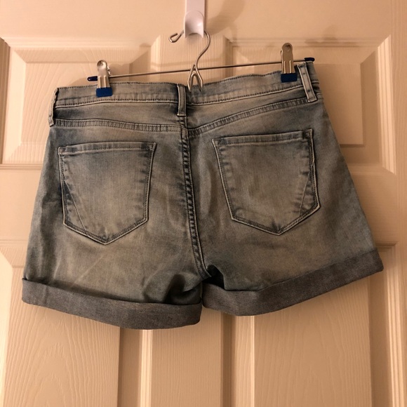 DKNY Bleecker Shorts - Picture 2 of 2